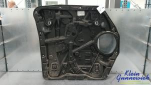 Używane Mechanizm szyby lewej przedniej wersja 2-drzwiowa Mercedes eVito Cena € 145,00 Procedura marży oferowane przez Klein Gunnewiek Autodemontage & Motorentechniek