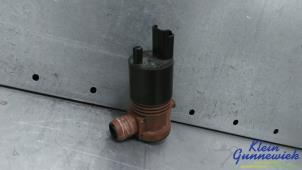 Begagnade Pump, vindrutespolare Renault Arkana Pris € 15,00 Marginaltabell erbjuds av Klein Gunnewiek Autodemontage & Motorentechniek