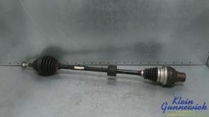 Begagnade Drivaxel, höger fram Volkswagen Passat Pris € 200,00 Marginaltabell erbjuds av Klein Gunnewiek Autodemontage & Motorentechniek