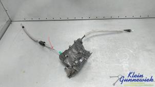 Gebruikte Deurslot Mechaniek 2Deurs rechts Mercedes Vito Prijs € 45,00 Margeregeling aangeboden door Klein Gunnewiek Autodemontage & Motorentechniek