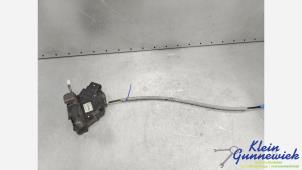 Begagnade Dörrlåsmekanism, 4-dörrars, vänster fram Ford Mondeo Pris € 65,00 Marginaltabell erbjuds av Klein Gunnewiek Autodemontage & Motorentechniek