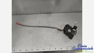 Begagnade Dörrlåsmekanism, 4-dörrars, höger fram Ford Mondeo Pris € 35,00 Marginaltabell erbjuds av Klein Gunnewiek Autodemontage & Motorentechniek