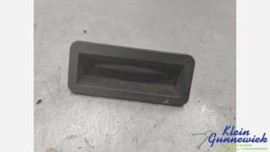 Gebruikte Handgreep Achterklep Ford Mondeo Prijs € 20,00 Margeregeling aangeboden door Klein Gunnewiek Autodemontage & Motorentechniek