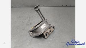 Gebruikte Motorsteun Volkswagen Golf Prijs € 65,00 Margeregeling aangeboden door Klein Gunnewiek Autodemontage & Motorentechniek