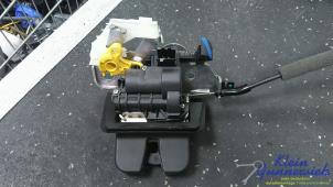 Begagnade Låsmekanism, baklucka Audi SQ5 Pris € 25,00 Marginaltabell erbjuds av Klein Gunnewiek Autodemontage & Motorentechniek