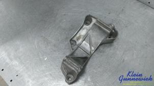 Używane Wspornik pradnicy dolny Mercedes A-Klasse Cena € 45,00 Procedura marży oferowane przez Klein Gunnewiek Autodemontage & Motorentechniek