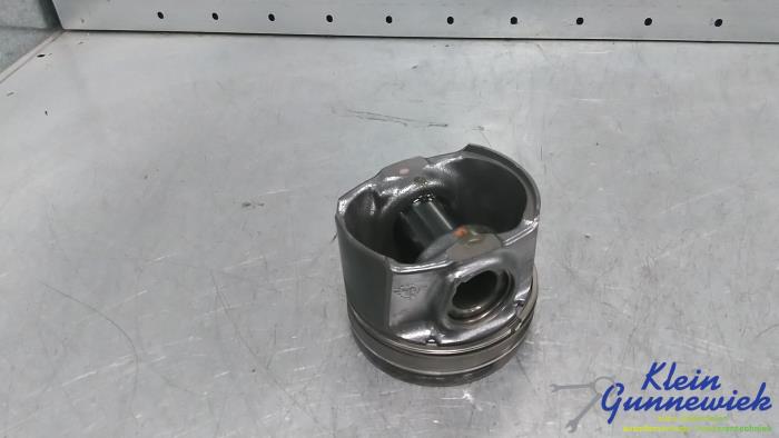 Kolv från en Opel Vivaro 2021