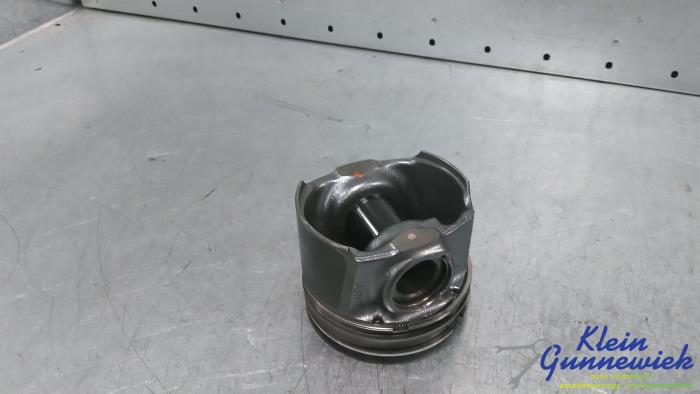 Kolv från en Opel Vivaro 2021