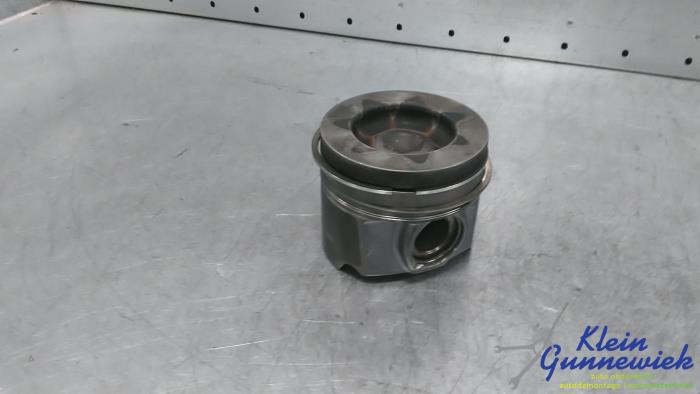 Kolv från en Opel Vivaro 2021