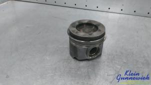 Begagnade Kolv Opel Vivaro Pris € 85,00 Marginaltabell erbjuds av Klein Gunnewiek Autodemontage & Motorentechniek