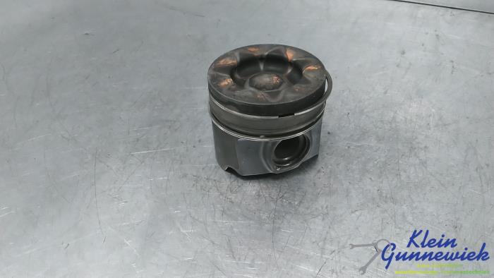 Kolv från en Opel Vivaro 2021