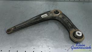 Gebruikte Draagarm onder links-voor Opel Vivaro Prijs € 50,00 Margeregeling aangeboden door Klein Gunnewiek Autodemontage & Motorentechniek