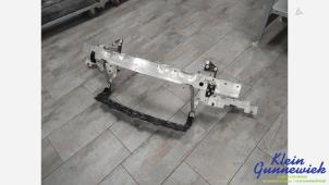 Begagnade Främre stötfångarram BMW X5 Pris € 295,00 Marginaltabell erbjuds av Klein Gunnewiek Autodemontage & Motorentechniek