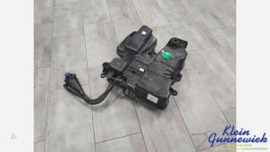 Begagnade AdBlue-tank Opel Vivaro Pris € 495,00 Marginaltabell erbjuds av Klein Gunnewiek Autodemontage & Motorentechniek