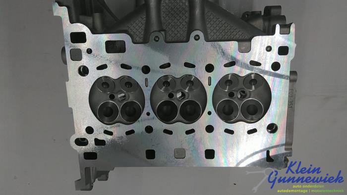 Topplock från en Ford B-Max 2011