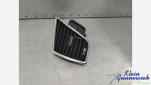 Begagnade Luftmunstycke, instrumentbräda Audi Q5 Pris € 35,00 Marginaltabell erbjuds av Klein Gunnewiek Autodemontage & Motorentechniek