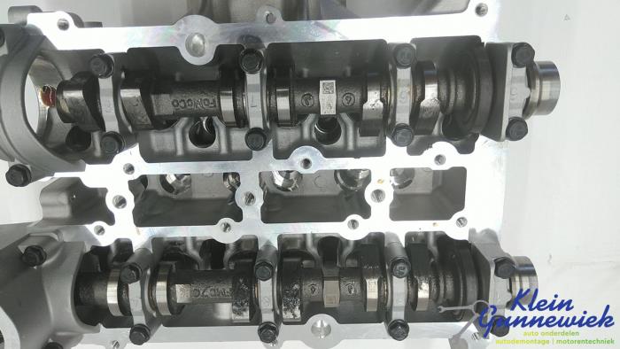 Topplock från en Ford B-Max 2011