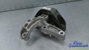 Gebruikte Motorsteun Renault Megane Prijs € 35,00 Margeregeling aangeboden door Klein Gunnewiek Autodemontage & Motorentechniek