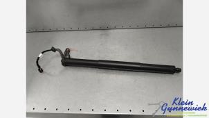 Begagnade Gasfjäder, höger bak Audi Q5 Pris € 85,00 Marginaltabell erbjuds av Klein Gunnewiek Autodemontage & Motorentechniek