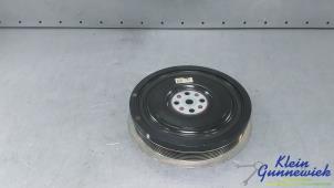 Gebruikte Krukas Poelie Volvo XC90 Prijs € 70,00 Margeregeling aangeboden door Klein Gunnewiek Autodemontage & Motorentechniek