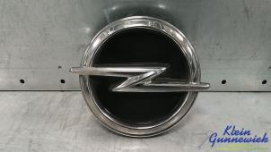 Gebruikte Handgreep Achterklep Opel Corsa Prijs € 50,00 Margeregeling aangeboden door Klein Gunnewiek Autodemontage & Motorentechniek