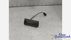 Gebruikte Handgreep Achterklep Kia Niro Prijs € 25,00 Margeregeling aangeboden door Klein Gunnewiek Autodemontage & Motorentechniek