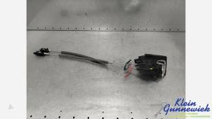Gebruikte Portierslot Mechaniek 4Deurs rechts-achter Kia Niro Prijs € 35,00 Margeregeling aangeboden door Klein Gunnewiek Autodemontage & Motorentechniek