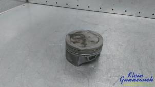 Gebruikte Zuiger Volvo XC90 Prijs € 50,00 Margeregeling aangeboden door Klein Gunnewiek Autodemontage & Motorentechniek