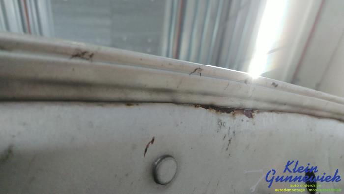 Motorhuv från en Opel Corsa 2008