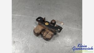 Gebruikte Slotmechaniek Achterklep Volkswagen Bestel Prijs € 20,00 Margeregeling aangeboden door Klein Gunnewiek Autodemontage & Motorentechniek