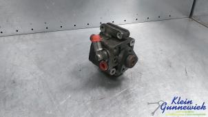 Używane Pompa wspomagania kierownicy BMW 1-Serie Cena € 50,00 Procedura marży oferowane przez Klein Gunnewiek Autodemontage & Motorentechniek