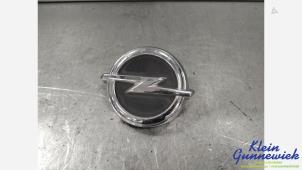 Używane Uchwyt tylnej klapy Opel Corsa Cena € 25,00 Procedura marży oferowane przez Klein Gunnewiek Autodemontage & Motorentechniek