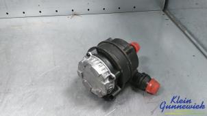 Begagnade Vattenpump Mercedes CLA Pris € 75,00 Marginaltabell erbjuds av Klein Gunnewiek Autodemontage & Motorentechniek