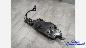 Używane Zbiornik AdBlue Mercedes B-Klasse Cena € 395,00 Procedura marży oferowane przez Klein Gunnewiek Autodemontage & Motorentechniek