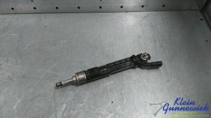 Gebruikte Injector (benzine injectie) Mercedes CLA Prijs € 60,00 Margeregeling aangeboden door Klein Gunnewiek Autodemontage & Motorentechniek
