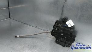 Gebruikte Deurslot Mechaniek 4Deurs links-achter Mercedes CLA Prijs € 40,00 Margeregeling aangeboden door Klein Gunnewiek Autodemontage & Motorentechniek