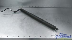 Begagnade Gasfjäder, höger bak Audi Q5 Pris € 85,00 Marginaltabell erbjuds av Klein Gunnewiek Autodemontage & Motorentechniek