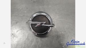 Używane Uchwyt tylnej klapy Opel Corsa Cena € 25,00 Procedura marży oferowane przez Klein Gunnewiek Autodemontage & Motorentechniek