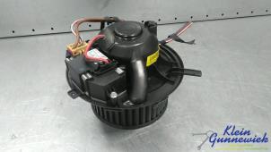 Używane Silnik wentylatora nagrzewnicy Volkswagen Touran Cena € 30,00 Procedura marży oferowane przez Klein Gunnewiek Autodemontage & Motorentechniek
