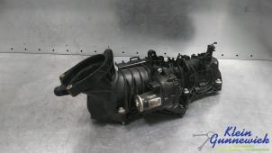 Używane Kolektor dolotowy Mercedes Vito Cena € 115,00 Procedura marży oferowane przez Klein Gunnewiek Autodemontage & Motorentechniek