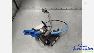 Gebruikte Deurslot Mechaniek 4Deurs links-voor Kia EV6 Prijs € 95,00 Margeregeling aangeboden door Klein Gunnewiek Autodemontage & Motorentechniek