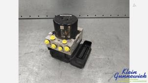 Używane Pompa ABS Volkswagen Touran Cena € 150,00 Procedura marży oferowane przez Klein Gunnewiek Autodemontage & Motorentechniek