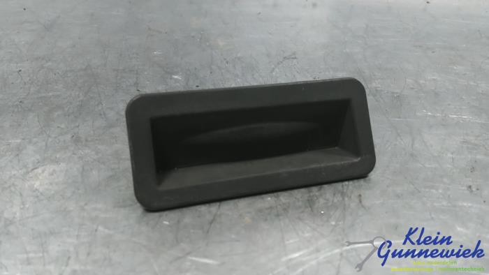 Interruptor De Apertura Del Portón Trasero, Interruptor De Liberación Del Interruptor De Apertura Del Maletero Para C-MAX 03-07 5119B514AC, Interruptor De Apertura Del Portón