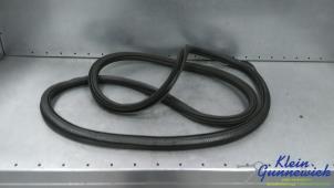 Używane Uszczelka drzwi lewych przednich wersja 4-drzwiowa Skoda Octavia Cena € 20,00 Procedura marży oferowane przez Klein Gunnewiek Autodemontage & Motorentechniek