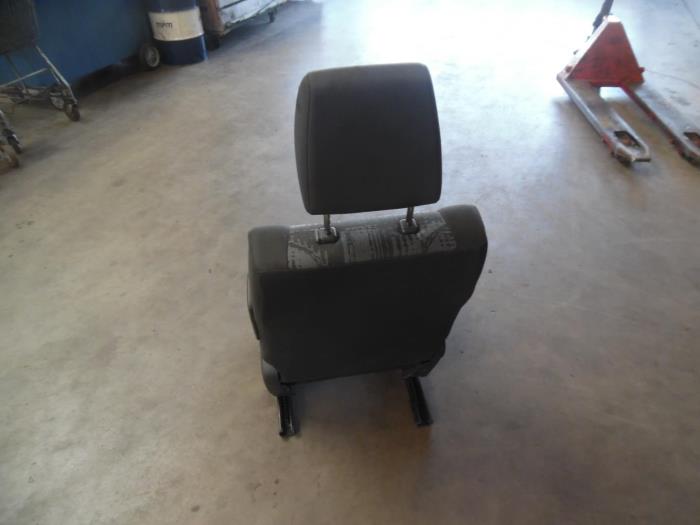 Stoel links van een Opel Agila (B) 1.2 16V 2013