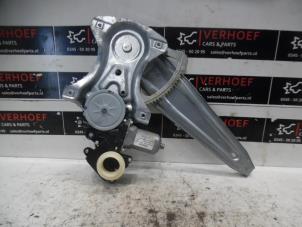 Gebruikte Raammechaniek 4Deurs rechts-achter Toyota Auris (E15) 1.8 16V HSD Full Hybrid Prijs op aanvraag aangeboden door Verhoef Cars & Parts