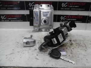 Gebruikte Slotenset Cilinder (compleet) Suzuki Celerio (LF) 1.0 12V Prijs op aanvraag aangeboden door Verhoef Cars & Parts