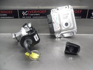 Gebruikte Slotenset Cilinder (compleet) Suzuki Celerio (LF) 1.0 12V Prijs € 100,00 Margeregeling aangeboden door Verhoef Cars & Parts