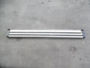 Gebruikte Treeplank links Toyota Land Cruiser (J12) 3.0 D-4D 16V Prijs op aanvraag aangeboden door Verhoef Cars & Parts