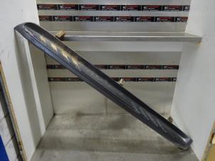 Gebruikte Treeplank links Toyota Land Cruiser (J12) 3.0 D-4D 16V Prijs € 125,00 Margeregeling aangeboden door Verhoef Cars & Parts